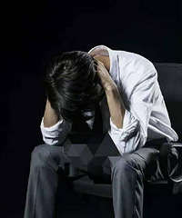 周旋于两个女人之间,我快崩溃了