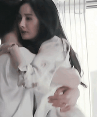 ����Ȧһ��Ů���Ƕ������������ˣ�