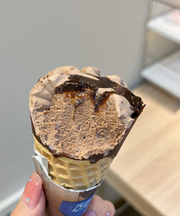 拒绝雪糕刺客!八喜巧克力榛子甜筒,盒马33块钱10支