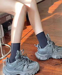 ��˫̿��ɫ�ϵ�Ь �ϽŸ߼���ֱ������