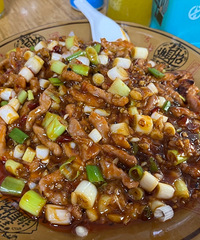 ĳ����������һ�ļҳ��˹ݣ����������ˣ�