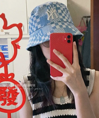 我爱渔夫帽,超级好看!收到深色之后把浅色也买了~