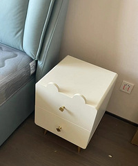 这个奶油床头柜真的拿捏住老夫的少女心!