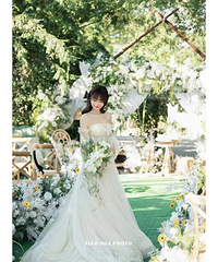 我在村里办了一场草坪婚礼