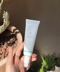 油皮想买一只清爽又具有抗炎效果的乳,可以盲入这个