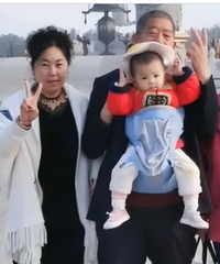 67岁大妈坚持怀孕生子,现状如何