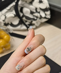 �ʺ����������ɫ���ף������԰׻���������