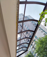 难道我做错了?1.2米阳台只让装1米雨棚怎么想的?