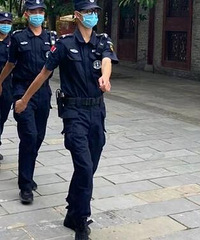 年轻人千万别当保安,因为太舒服了