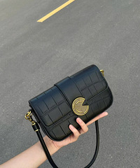 �߼��������ĺ�ɫ����Ҹ�°�������һ�����Թ�