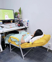 这椅子是午睡界的天花板,你们觉得挑战成功了吗?