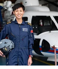 中国女飞行员美到上天,她们该红!