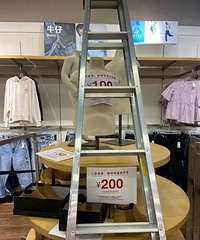 GAP多地门店撤店!连灭火器都卖,15元一个