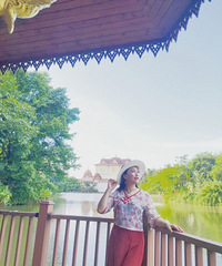 96��168CM�ĺ���˶ʿŮ��ʦ���飬ϣ���Է�26~35��