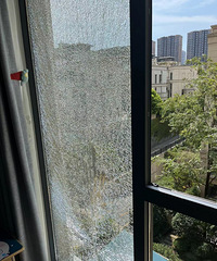 重庆这个热天不得了,落地窗炸了怎么办,在线等