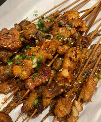 ����һ�ҳ��óԵĴ����ڽ���ţ��ֱ�������ҵ�����