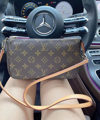 ���������LV��������������һֻ������ȹ�ӡ�T��Ҳ���ܺ���