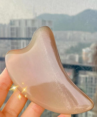 我的第一块刮痧板,坚持了一段时间,真的有点效果