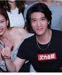李靓蕾晒近照,又在憋大招?