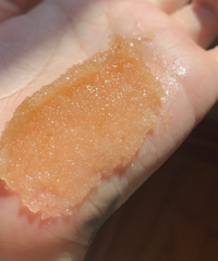使用感绝好的磨砂膏,很细腻!清洗干净之后很滋润