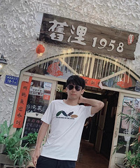 35岁173CM从事影视传媒工作的哥子征婚,爱好踢球旅游