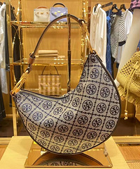 ��ΪͼƬһ����ͼƬ������ȥ���˹���Toryburch
