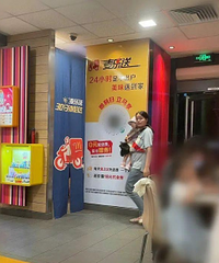 单亲妈妈送外卖,当地妇联回应