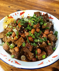 ÿ���˶��·�����׼��ȥ����ҵ����ɫ�˶���һ��