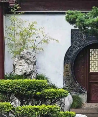 庭院还是中式风格最有韵味,集建筑和花木,山水为一体
