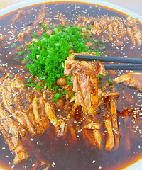 ��ɳƺ�������������һ���ĳԣ�ÿ���˶�����2��׸ɷ�