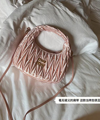 Miumiu hoboɫĶ˿޲̫ÿ