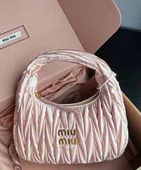 Miumiu hobo������ɫ�Ķ���˿�޲������̫�ÿ���