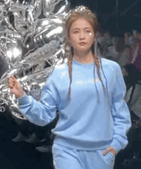 白鹿这身衣服好显胖啊