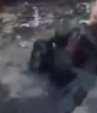 綦江一街道突然地陷多人掉入化粪池