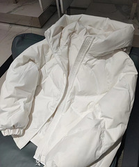 波司登这款真的是耐看型,适合小个子的连帽短款