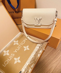 �²���LV��ɫBuci����������ëΧ�������������Բ���ˣ�
