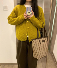这毛衣的颜色太显白了,让人眼前一亮