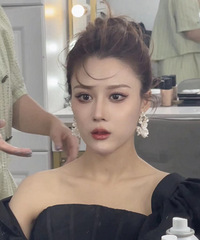 妆前妆后的我,好像变了个人,简直是化妆天花板!