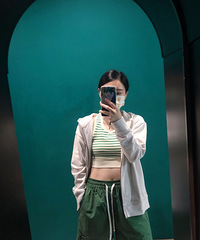 一件朴实无华的卫衣穿搭,卫衣很实用,穿起来很舒适