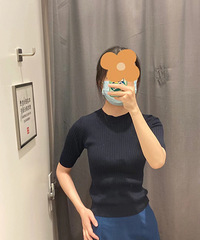 优衣库新出的针织上衣,试了3个颜色,坐等降价