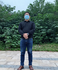大气干练的Polo衫质报