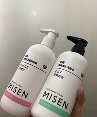 再次感叹用完这款洗发水然后吹头发,就俩字,轻盈