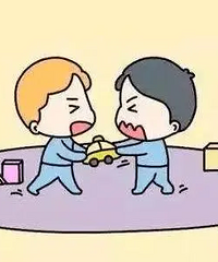 小朋友被抢了玩具,家长该不该出面