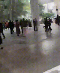 叔叔嬢嬢跳舞的热情依然不减