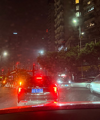 封控前我大晚上奔波劳碌出了九龙坡,单身一人我没有这么勇敢
