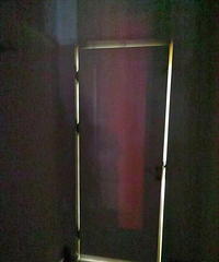 好离谱,商家居然说门漏光是正常情况?大家看看这正常吗?