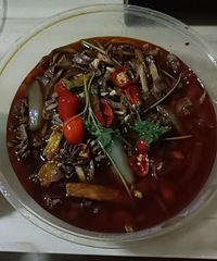 疫情封控第二天,家里除了泡面就还有块牛排,感谢伟大的互联网