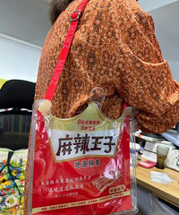 时尚单品之麻辣王子背包!上街这回头超高,绝对时尚单品
