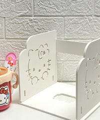 5r买到的hellokitty书架,组装也很方便,炒鸡牢固