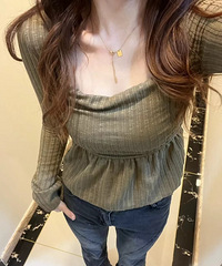 姐妹们,这件打底真的太太太显白了!还很遮小肚子!